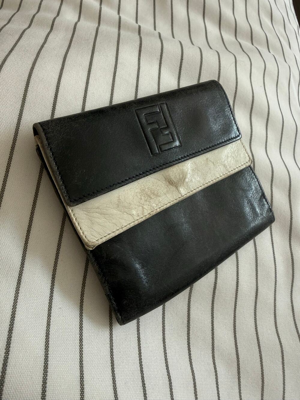 Vintage 1980’s Fendi Folding Leather Wallet White Black Italian SAS
